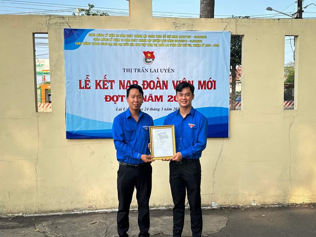 Lễ kết nạp đoàn viên mới